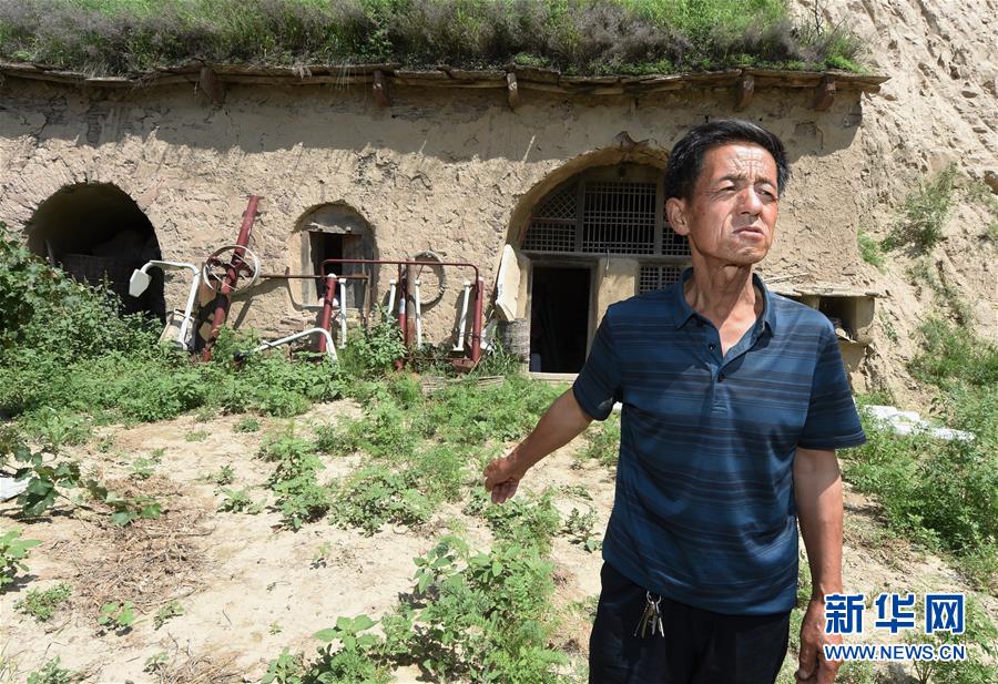 （新華全媒頭條&middot;壯麗70年&middot;奮斗新時(shí)代&mdash;&mdash;記者再走長(zhǎng)征路&middot;圖文互動(dòng)）（2）紅星，從這里照耀中國(guó)&mdash;&mdash;陜北見(jiàn)證中國(guó)革命的歷史轉(zhuǎn)折