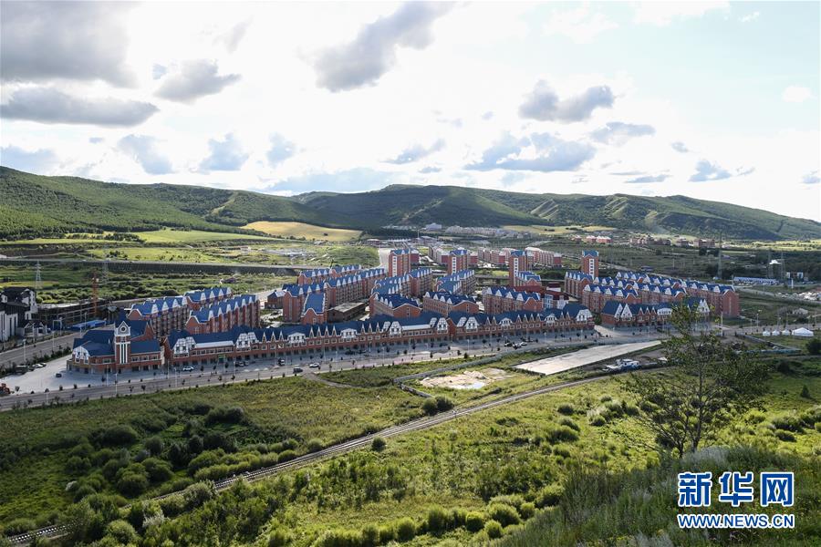 （在習(xí)近平新時(shí)代中國(guó)特色社會(huì)主義思想指引下&mdash;&mdash;新時(shí)代新作為新篇章&middot;總書(shū)記關(guān)心的百姓身邊事&middot;圖文互動(dòng)）（3）棚改的溫暖：1億多人&ldquo;出棚進(jìn)樓&rdquo;