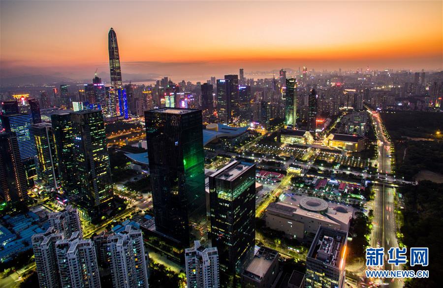 (壯麗70年·奮斗新時代——共和國發(fā)展成就巡禮·圖文互動)(2)南粵譜寫新篇章 敢為人先再出發(fā)——廣東70年跨越式發(fā)展紀(jì)實(shí)