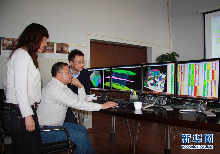 (新華全媒頭條·圖文互動)(10)凝聚民族復(fù)興的精神偉力——以習(xí)近平同志為核心的黨中央重視思想道德建設(shè)關(guān)心關(guān)愛道德模范紀(jì)實