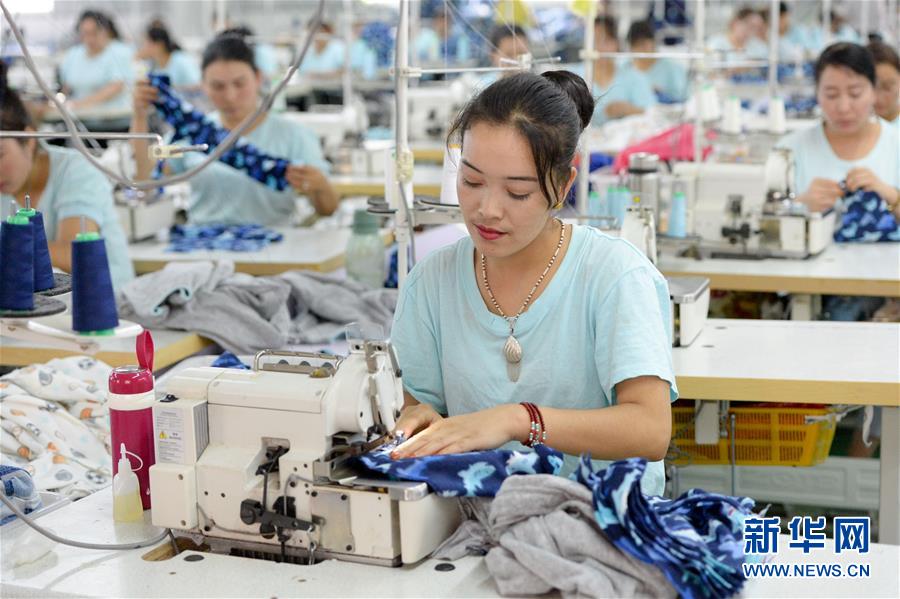 （決戰(zhàn)決勝脫貧攻堅(jiān)&middot;圖文互動）（1）&ldquo;她力量&rdquo;托起南疆脫貧攻堅(jiān)&ldquo;新引擎&rdquo;