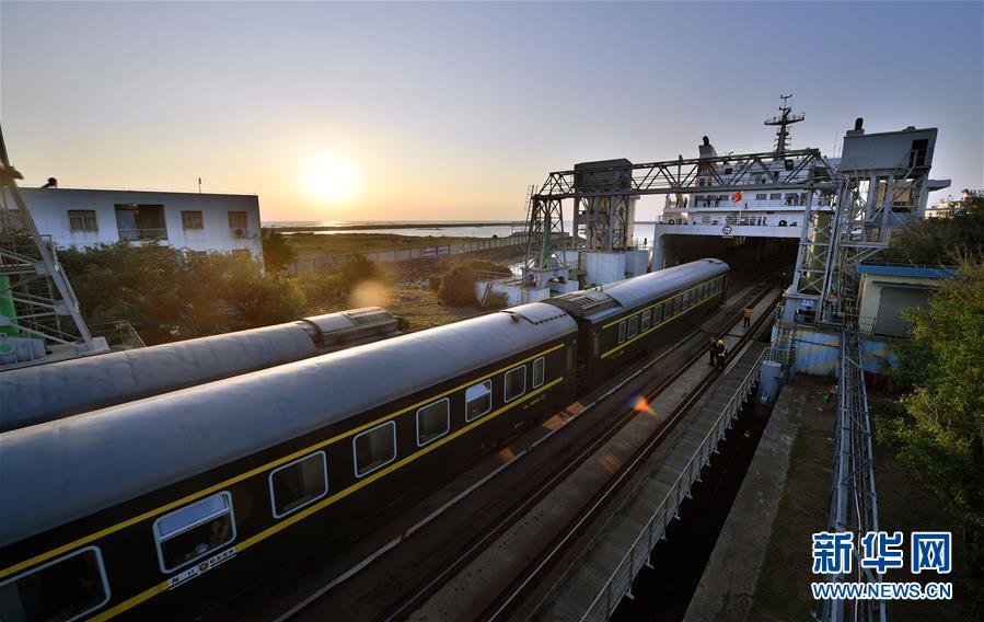 （壯麗70年&middot;奮斗新時代&mdash;&mdash;共和國發(fā)展成就巡禮）（11）人暢其行、貨暢其流&mdash;&mdash;共和國交通運輸業(yè)發(fā)展成就巡禮