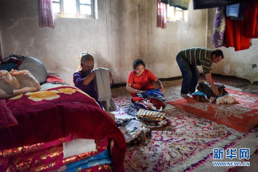 (決戰(zhàn)決勝脫貧攻堅(jiān)·圖文互動(dòng))(6)拋在舊鄉(xiāng)的“火墻”——新疆易地扶貧搬遷安置點(diǎn)見聞