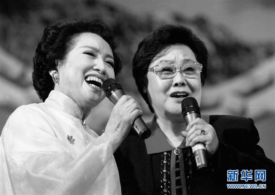 （壯麗70年&middot;奮斗新時(shí)代&mdash;&mdash;共和國(guó)發(fā)展成就巡禮）（2）人民是活水源頭&mdash;&mdash;新中國(guó)現(xiàn)實(shí)題材文藝創(chuàng)作巡禮