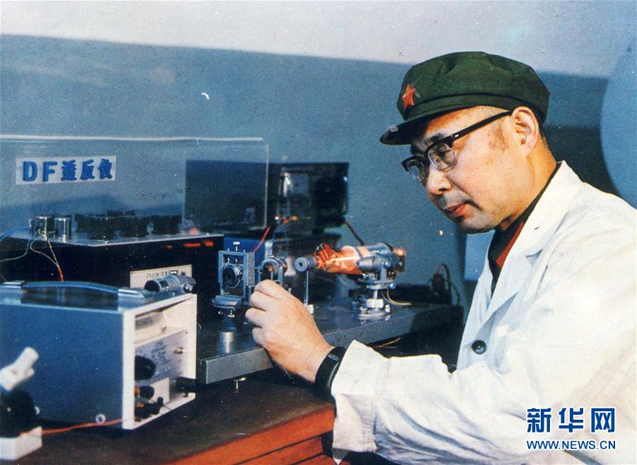 （愛(ài)國(guó)情 奮斗者&middot;圖文互動(dòng)）（2）永不停轉(zhuǎn)的&ldquo;陀螺&rdquo;&mdash;&mdash;追記中國(guó)工程院院士、國(guó)防科技大學(xué)教授高伯龍