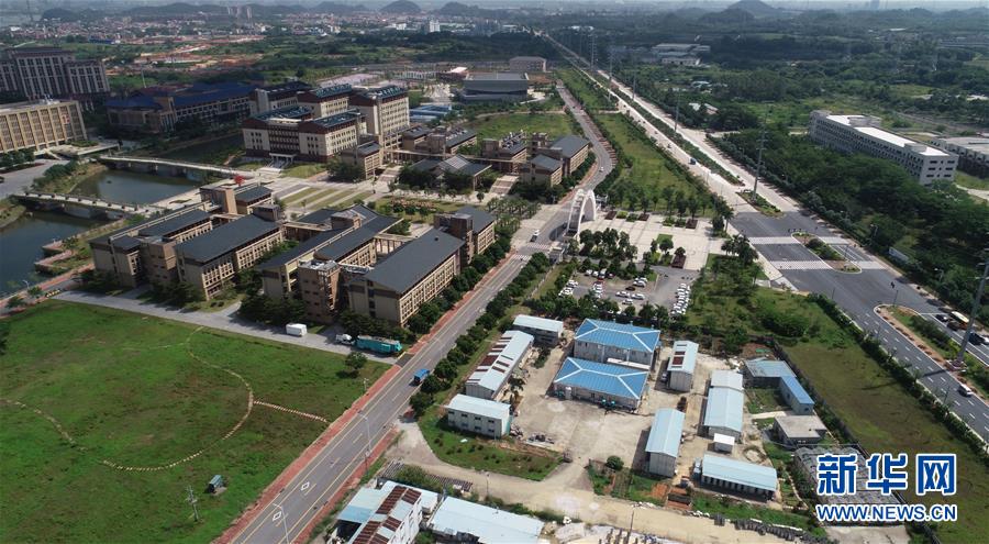 （在習(xí)近平新時代中國特色社會主義思想指引下&mdash;&mdash;新時代新作為新篇章&middot;圖文互動）（3）&ldquo;我們給火箭做減重&rdquo;&mdash;&mdash;高?？萍紕?chuàng)新進行時