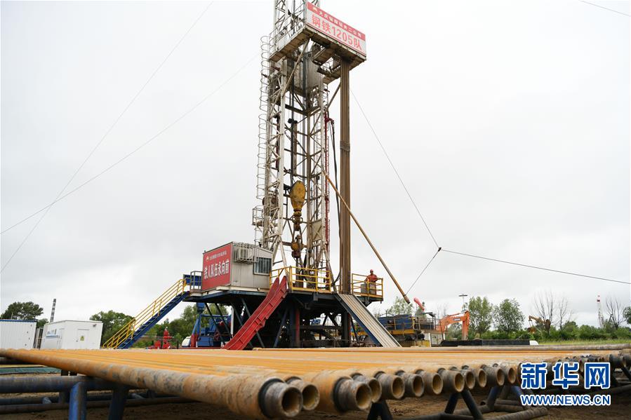 （圖文互動）（9）當(dāng)好標(biāo)桿旗幟 建設(shè)百年油田&mdash;&mdash;寫在大慶油田發(fā)現(xiàn)60周年之際