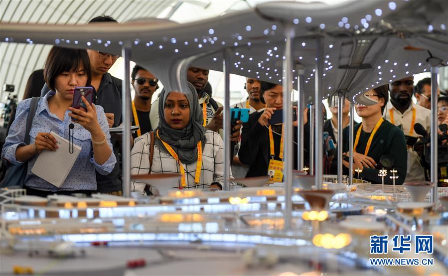 (經(jīng)濟(jì))(8)中外媒體參觀北京大興國(guó)際機(jī)場(chǎng)