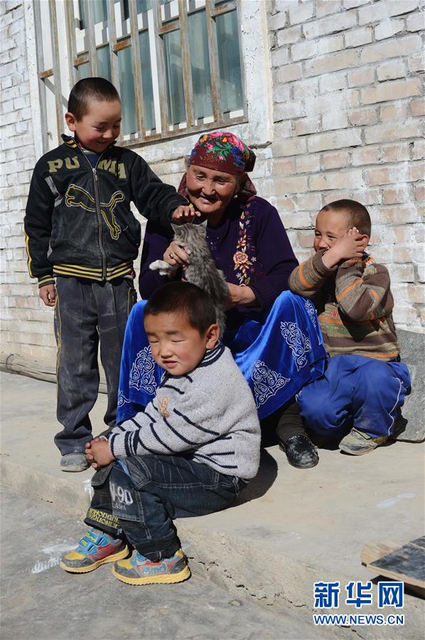 （壯麗70年&middot;奮斗新時代&mdash;&mdash;共和國榮光&middot;圖文互動）（1）中國，一生的守護(hù)&mdash;&mdash;記&ldquo;人民楷模&rdquo;國家榮譽稱號獲得者布茹瑪汗&middot;毛勒朵