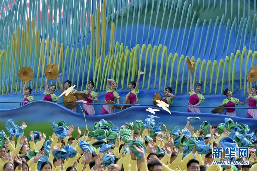 （新華全媒頭條&middot;圖文互動(dòng)）（12）凝聚愛(ài)國(guó)主義的磅礴力量！&mdash;&mdash;新中國(guó)成立70周年盛典啟示錄