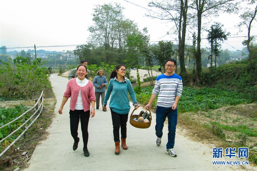 （新華全媒頭條&middot;時代先鋒&middot;圖文互動）（1）換得秋實一夏花&mdash;&mdash;追記基層青年紀檢監(jiān)察干部李夏