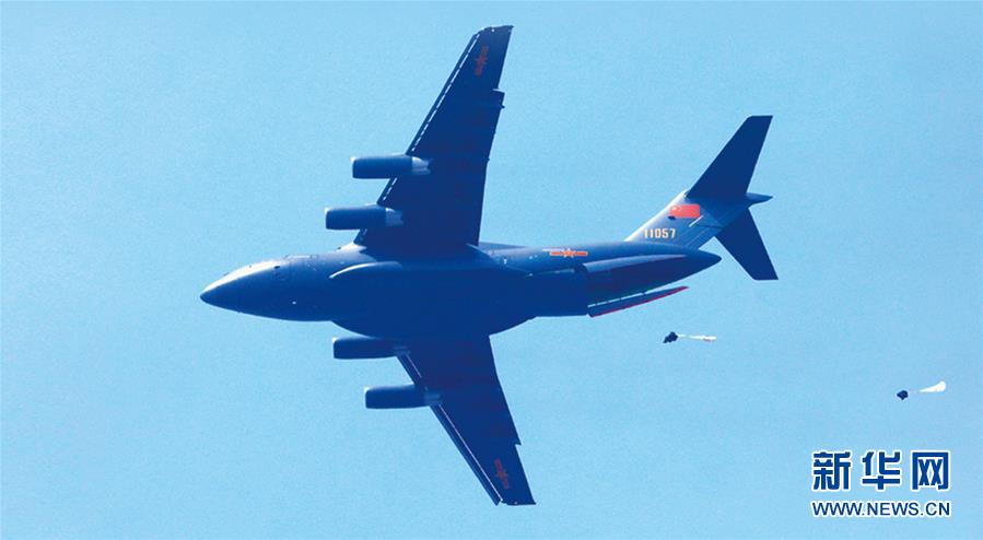 （新華全媒頭條&middot;人民空軍70年&middot;圖文互動(dòng)）（10）陽(yáng)光照耀奮飛的航程&mdash;&mdash;黨中央、中央軍委和習(xí)主席關(guān)心人民空軍建設(shè)發(fā)展紀(jì)實(shí)