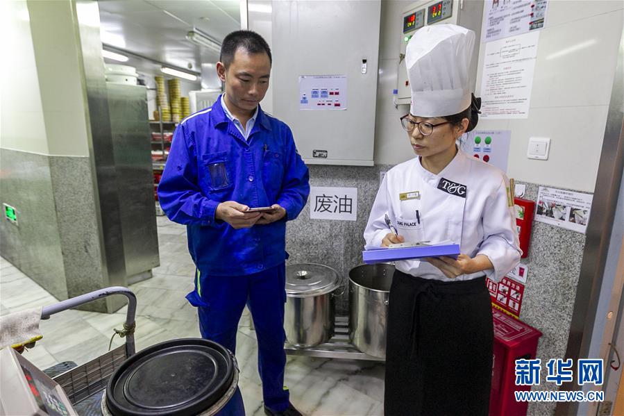 （新華全媒頭條&middot;圖文互動(dòng)）（1）上海：&ldquo;三只桶&rdquo;里看變化