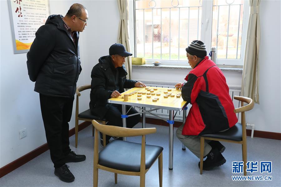 (四中全會精神在基層·圖文互動)(6)棚改區(qū)的民生新事:給回遷居民補(bǔ)上康養(yǎng)服務(wù)短板