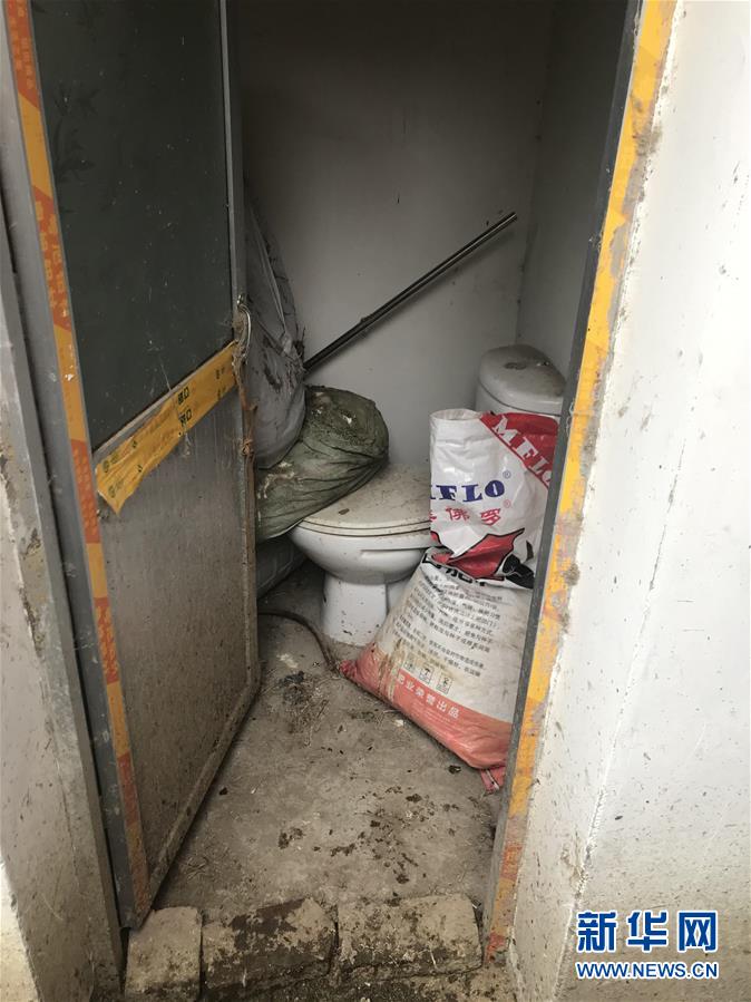 （新華視點(diǎn)&middot;國(guó)務(wù)院農(nóng)村人居環(huán)境整治大檢查&middot;圖文互動(dòng)）（1）抽查10多戶(hù)新廁竟無(wú)一使用 農(nóng)村改廁豈能&ldquo;為改而改&rdquo;