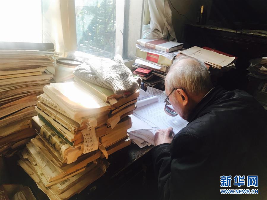 （新華全媒頭條&middot;圖文互動）（10）滄海橫流 信仰彌堅&mdash;&mdash;記共產(chǎn)黨員、湘潭大學九旬教授滄南