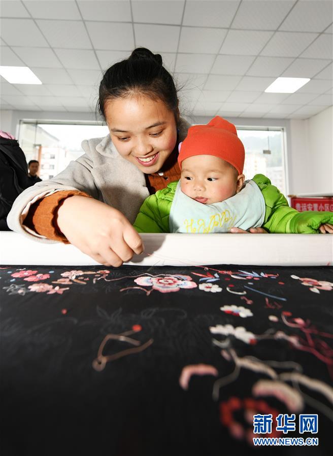 （新華全媒頭條&middot;圖文互動(dòng)）（3）壯闊大遷徙&mdash;&mdash;寫(xiě)在貴州全面完成188萬(wàn)人易地扶貧搬遷之際