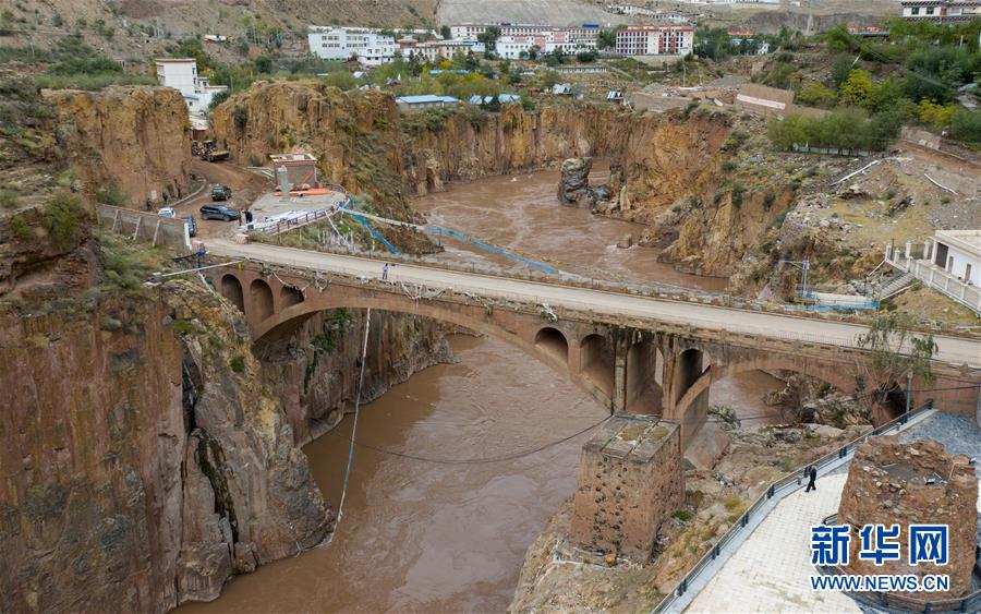（新華全媒頭條&middot;圖文互動）（6）格?；ㄩ_滿天路&mdash;&mdash;寫在川藏公路通車65周年之際