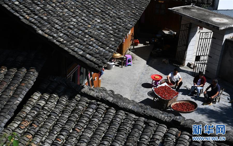 （新華全媒頭條&middot;圖文互動(dòng)）（3）干部去哪兒了？&mdash;&mdash;貴州干部大規(guī)模下沉脫貧攻堅(jiān)一線紀(jì)實(shí)