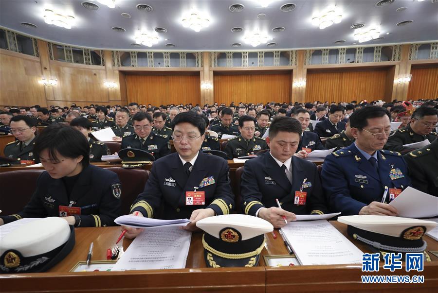 （兩會(huì)&middot;人大開(kāi)幕&middot;XHDW）（9）十三屆全國(guó)人大二次會(huì)議在京開(kāi)幕