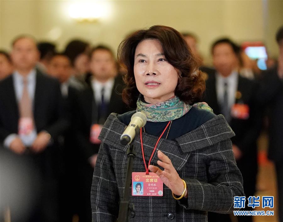 （兩會(huì)&middot;面對(duì)面）（14）全國(guó)人大代表接受采訪(fǎng)