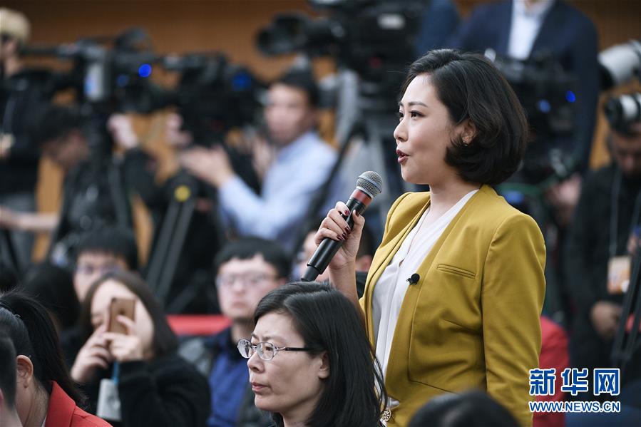 （兩會(huì)&middot;XHDW）（8）最高人民法院審判委員會(huì)副部級(jí)專職委員劉貴祥等就&ldquo;攻堅(jiān)&lsquo;基本解決執(zhí)行難&rsquo;&rdquo;答記者問