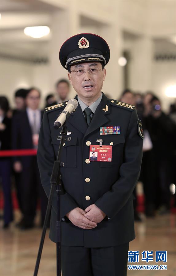 （兩會(huì)&middot;面對(duì)面&middot;XHDW）（7）全國政協(xié)委員接受采訪