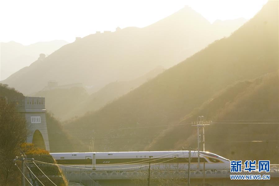 （新華全媒頭條&middot;圖文互動）（3）勇立潮頭御風(fēng)行&mdash;&mdash;以習(xí)近平同志為核心的黨中央2019年治國理政評述