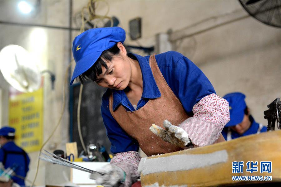 （新春走基層&middot;圖文互動(dòng)）（2）聾啞姐妹的無聲春運(yùn)