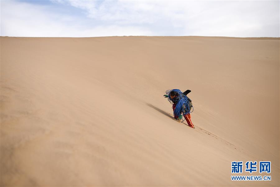 （新春走基層&middot;圖文互動(dòng)）（3）寒冬里，&ldquo;沙漠玫瑰&rdquo;猶自綻放