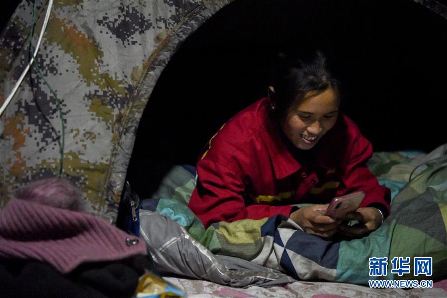 （新春走基層&middot;圖文互動(dòng)）（6）寒冬里，&ldquo;沙漠玫瑰&rdquo;猶自綻放