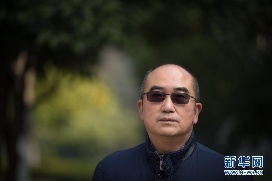 (新華全媒頭條·聚焦疫情防控·圖文互動)(4)拼漸凍生命 與疫魔競速——記疫情“風暴眼”中武漢金銀潭醫(yī)院院長張定宇