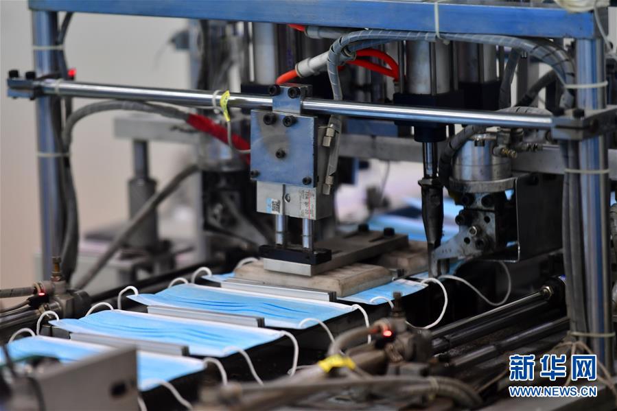 (聚焦疫情防控·圖文互動(dòng))(6)和時(shí)間賽跑——山西防疫緊缺物資生產(chǎn)一線見聞