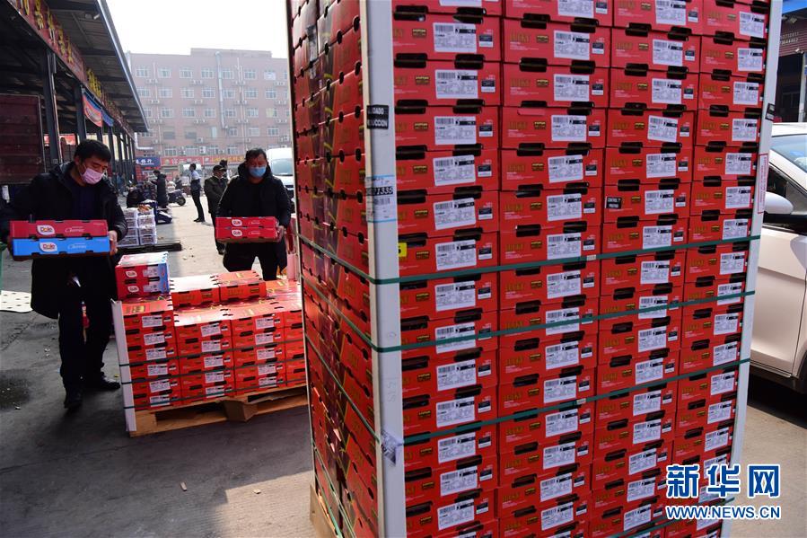 （聚焦疫情防控&middot;圖文互動）（2）吃的東西充足，做點(diǎn)花樣菜吧！&mdash;&mdash;中部地區(qū)最大農(nóng)產(chǎn)品批發(fā)市場見聞 