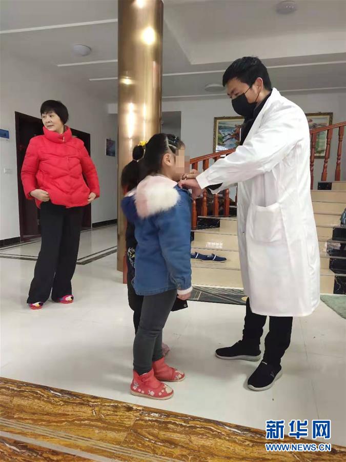 （聚焦疫情防控&middot;圖文互動）（3）從武漢返鄉(xiāng)的一家人：&ldquo;鄰里情割不斷，自行隔離是義務(wù)&rdquo;