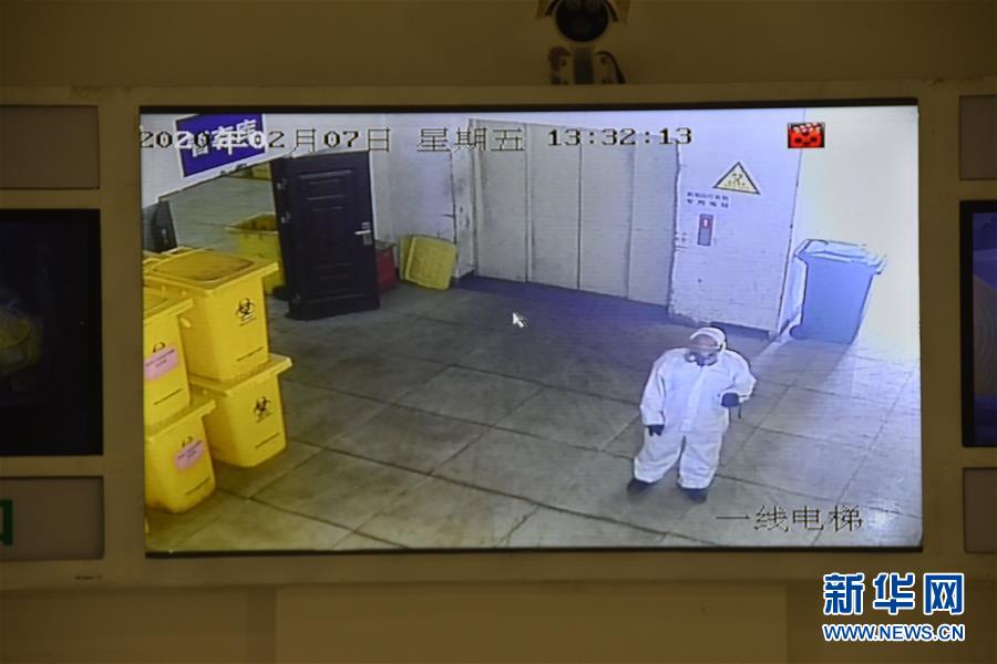 (聚焦疫情防控·圖文互動(dòng))(2)另類(lèi)“白衣戰(zhàn)士”:堅(jiān)守醫(yī)療廢物處置第一線(xiàn)