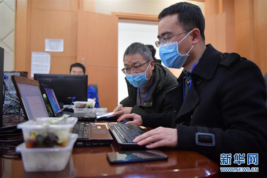 (聚焦疫情防控·圖文互動)(4)他們用堅守筑起一道道防線——記江西戰(zhàn)“疫”一線的基層黨員干部