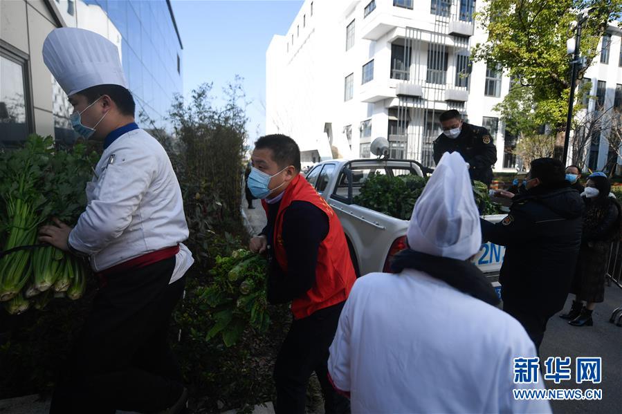 (在習(xí)近平新時(shí)代中國(guó)特色社會(huì)主義思想指引下——新時(shí)代新作為新篇章·習(xí)近平總書(shū)記關(guān)切事·圖文互動(dòng))(3)鑄成防疫“鐵軍”——基層防疫“硬核”故事