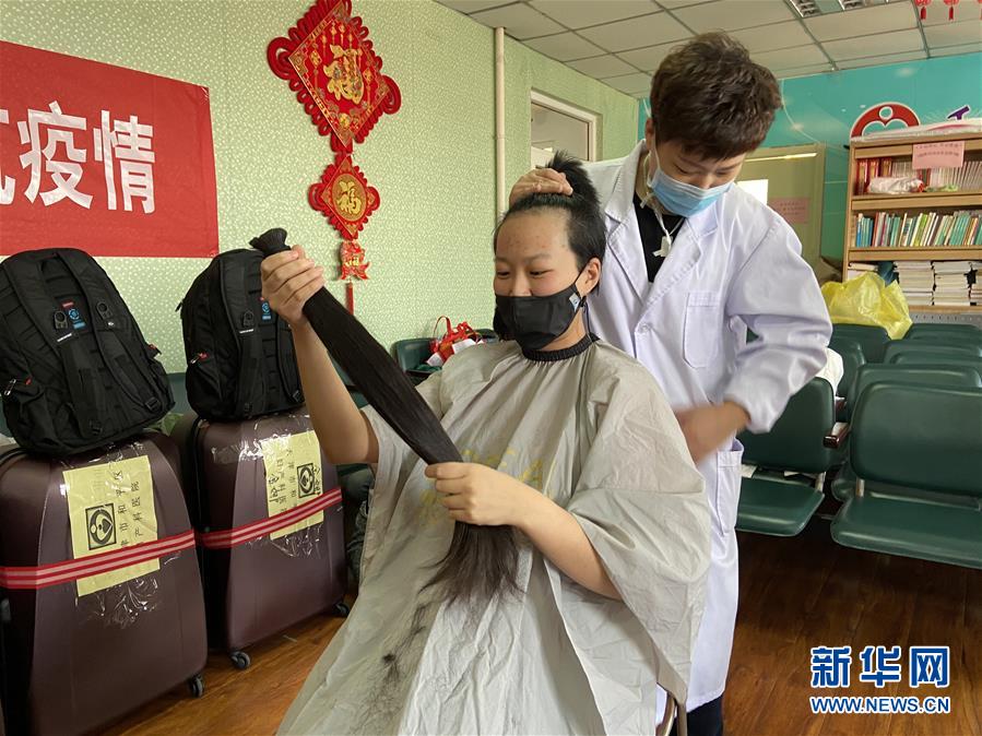 （聚焦疫情防控&middot;圖文互動(dòng)）（1）沖鋒向前，我們義無(wú)反顧&mdash;&mdash;&ldquo;戰(zhàn)疫&rdquo;一線醫(yī)護(hù)人員群像