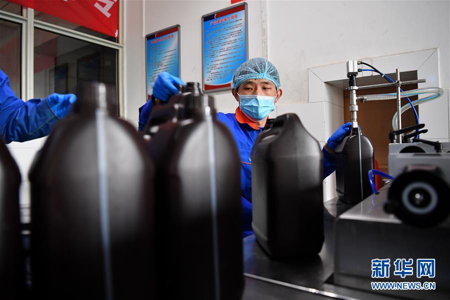 （圖文互動）（1）為防控疫情添磚加瓦&mdash;&mdash;山西企業(yè)&ldquo;跨界&rdquo;生產防疫物資見聞