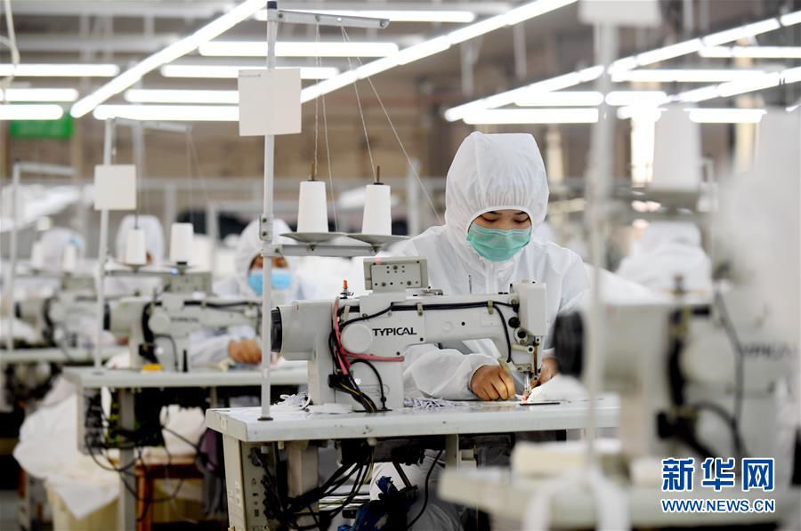 （聚焦疫情防控&middot;圖文互動(dòng)）（3）我們能多產(chǎn)一件，前方就少一份風(fēng)險(xiǎn)&mdash;&mdash;醫(yī)用防護(hù)服&ldquo;河北制造&rdquo;緊急&ldquo;起飛&rdquo;記