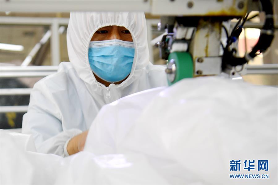 （聚焦疫情防控&middot;圖文互動(dòng)）（7）我們能多產(chǎn)一件，前方就少一份風(fēng)險(xiǎn)&mdash;&mdash;醫(yī)用防護(hù)服&ldquo;河北制造&rdquo;緊急&ldquo;起飛&rdquo;記