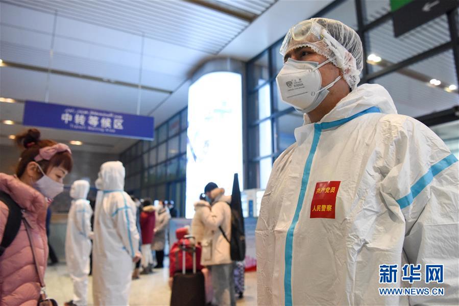 （新華全媒頭條&middot;圖文互動）（8）滄海橫流顯本色　戰(zhàn)&ldquo;疫&rdquo;一線黨旗紅&mdash;&mdash;全國各領域基層黨組織和廣大黨員奮力打好疫情防控阻擊戰(zhàn)（1）