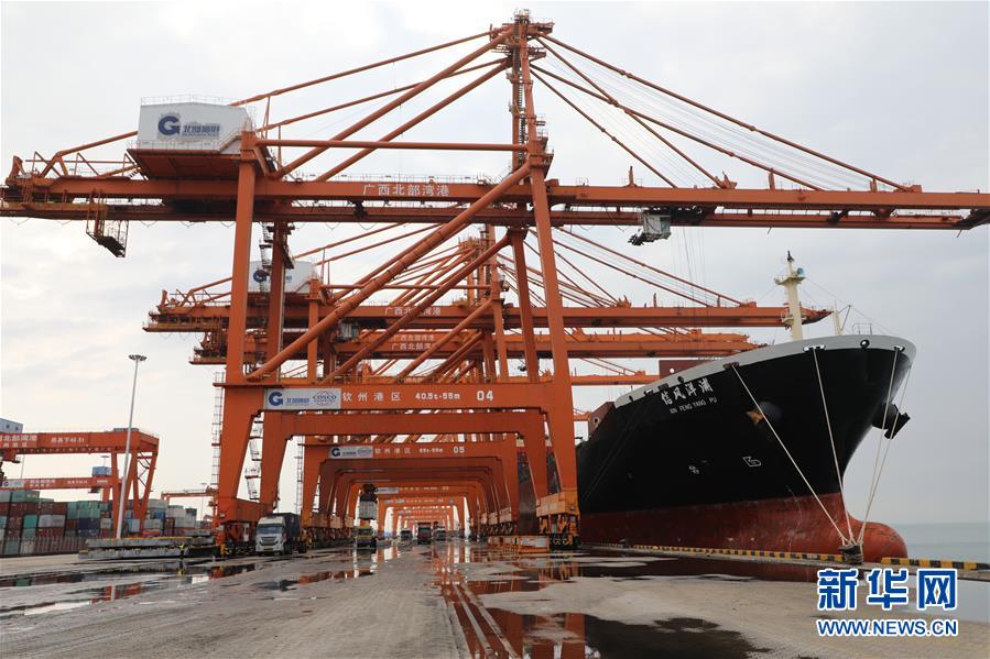 （圖文互動(dòng)）（3）抓好防疫保暢，還管司機(jī)吃飯&mdash;&mdash;廣西欽州保稅港區(qū)服務(wù)企業(yè)復(fù)工見(jiàn)聞