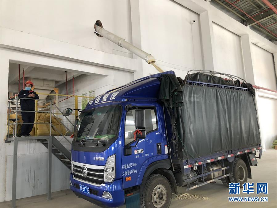 （圖文互動(dòng)）（5）抓好防疫保暢，還管司機(jī)吃飯&mdash;&mdash;廣西欽州保稅港區(qū)服務(wù)企業(yè)復(fù)工見(jiàn)聞