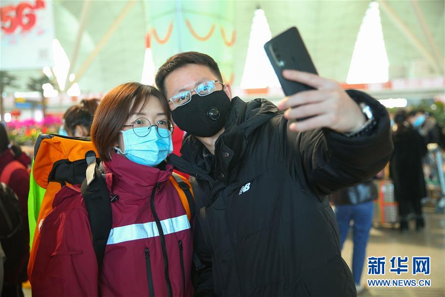 （聚焦疫情防控&middot;圖文互動）（1）十送醫(yī)護(hù)&ldquo;戰(zhàn)士&rdquo;下荊楚&mdash;&mdash;遼寧醫(yī)療隊(duì)馳援湖北群像掃描