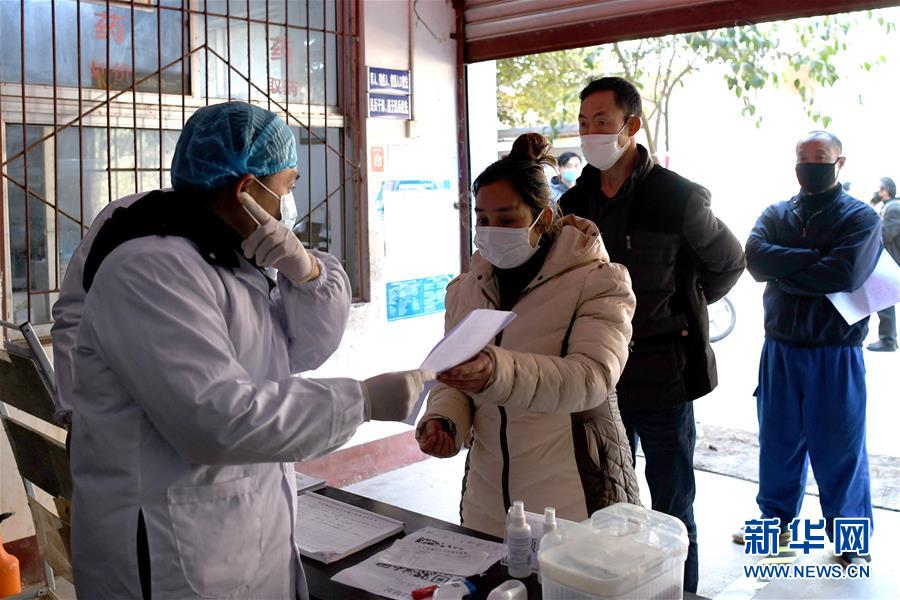 （抓好經(jīng)濟(jì)發(fā)展 應(yīng)對(duì)復(fù)雜局面&middot;圖文互動(dòng)）（3）2500萬(wàn)農(nóng)民工如何安全返崗？&mdash;&mdash;農(nóng)民工大省四川復(fù)工觀察