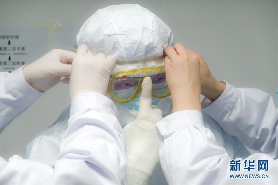 （新華全媒頭條&middot;圖文互動）（3）&ldquo;與國家同舟，與人民共濟(jì)&rdquo;&mdash;&mdash;新冠肺炎重癥救治同濟(jì)醫(yī)院戰(zhàn)&ldquo;疫&rdquo;直擊