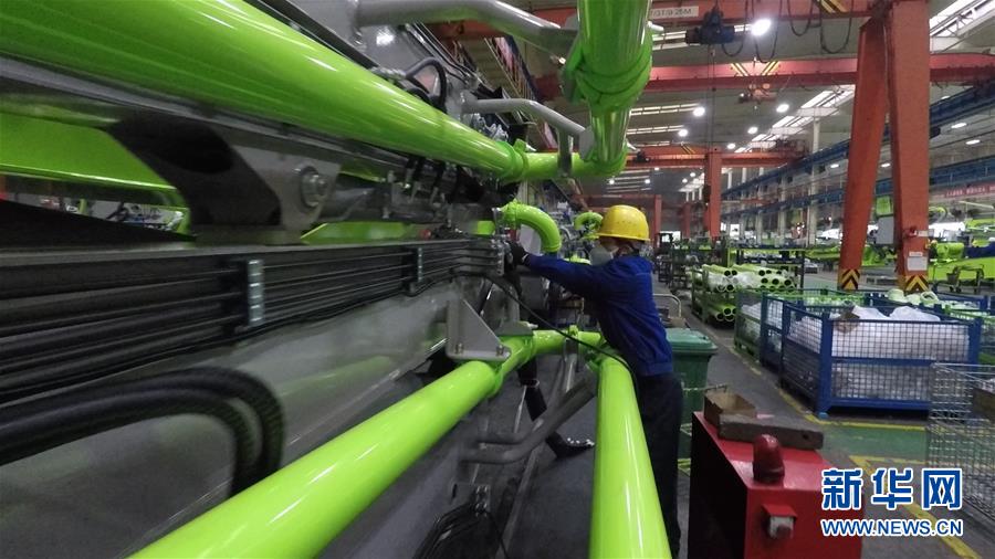 （圖文互動）（1）吃粉擼串，商圈&ldquo;打卡&rdquo;，動車出廠&mdash;&mdash;湖南&ldquo;標簽&rdquo;復(fù)蘇記