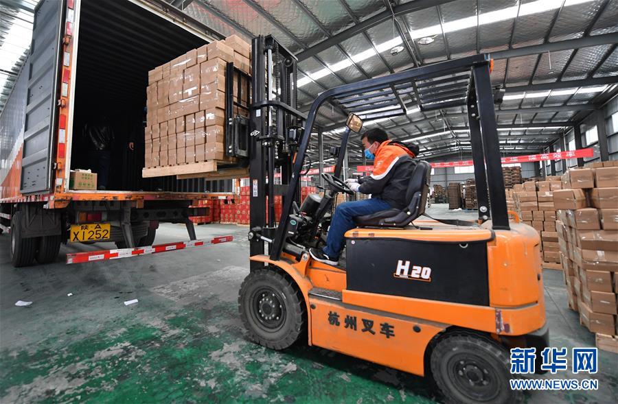 （聚焦疫情防控&middot;圖文互動）（6）&ldquo;一輛輛車出發(fā)，春暖花開的日子就不遠了&rdquo;&mdash;&mdash;西北電商大縣陜西省武功縣復工見聞